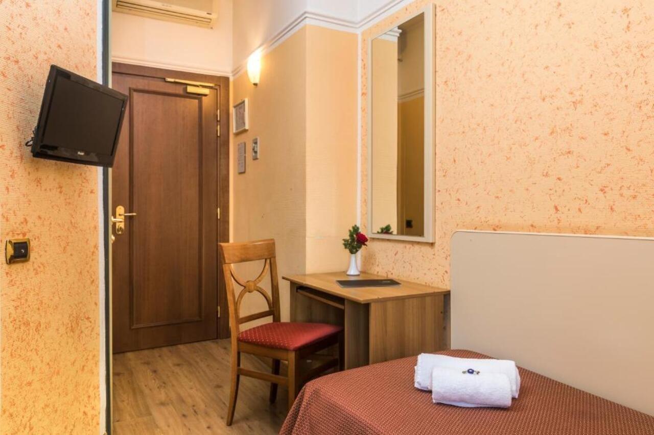 Rosa Hotel