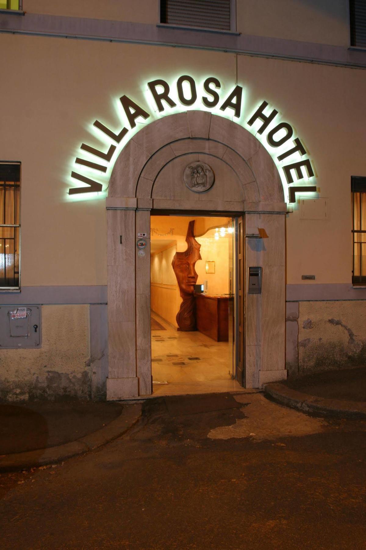 Rosa 3*